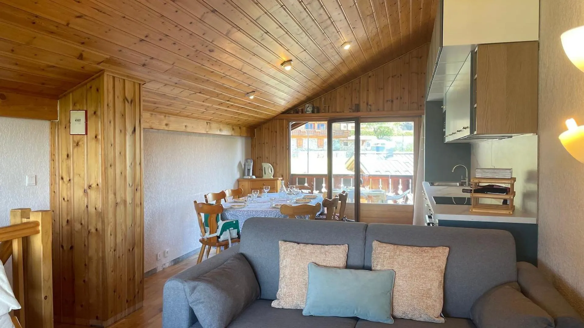 Duplex Lumineux 3 Pieces, 7 Pers, 3 Balcons, Proche Pistes Et Commerces, Parking, Ski Bus - Fr-1-572-72 Arâches